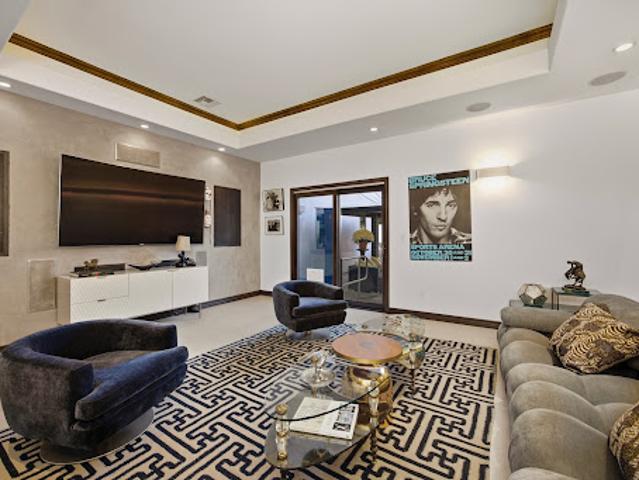House for sale in Sherman Oaks Neighborhood Council District, Los Angeles