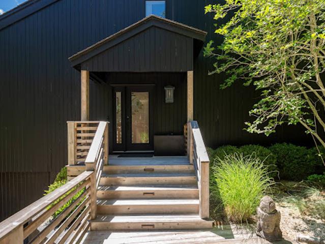 House for sale in Wainscott, New York