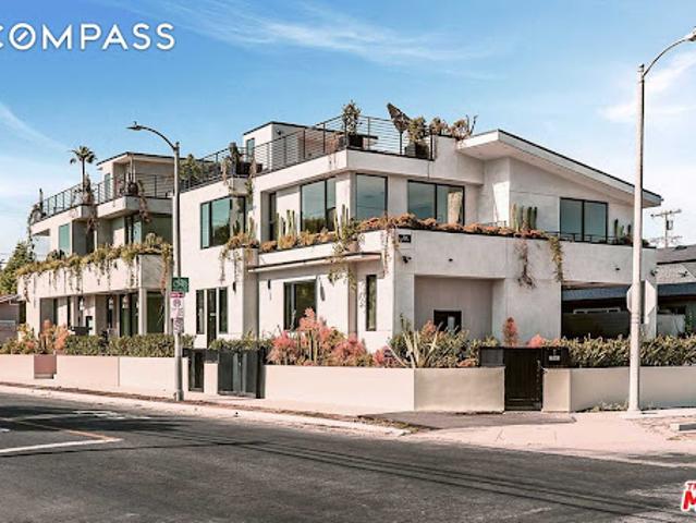House for sale in Canoga Park, California