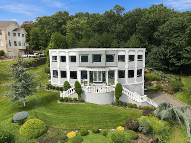 House for sale in Totowa, Passaic County