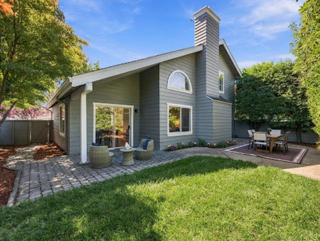 House for sale in Redwood City, San Mateo County