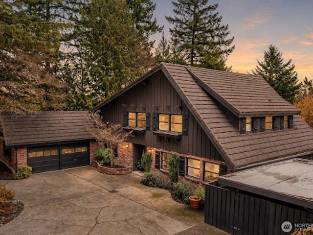 House for sale in Bellevue, Washington