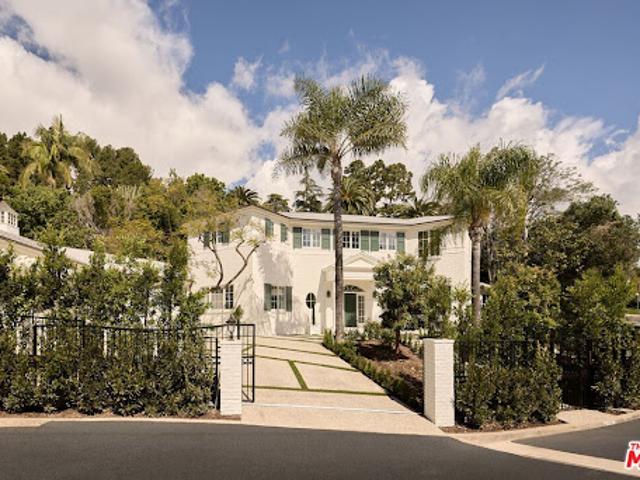 House for sale in Canoga Park, California