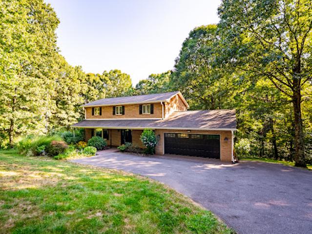 House for sale in Clinton, Pennsylvania