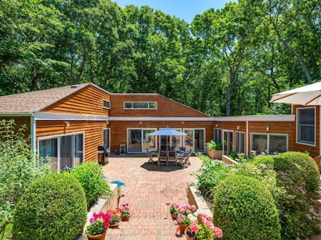 House for sale in Wainscott, New York
