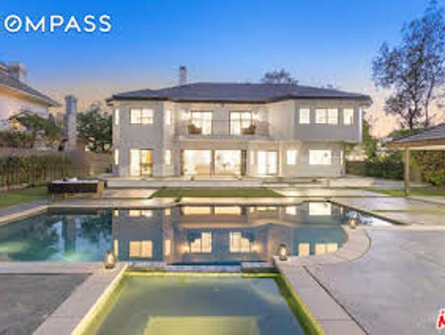 House for sale in Tarzana