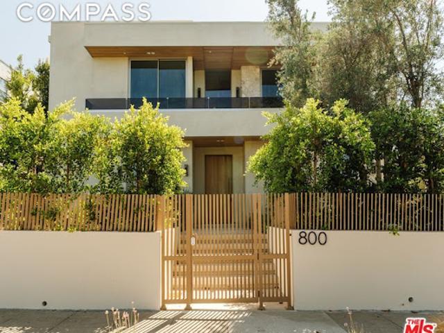 House for sale in Canoga Park, California