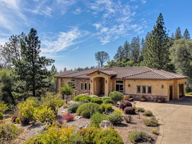 House for sale in Applegate, California