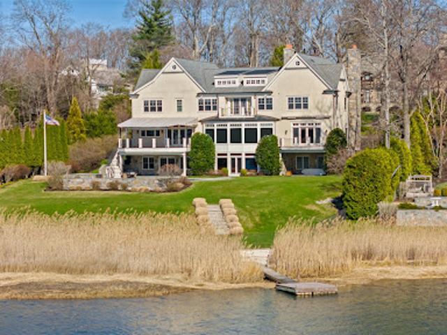 House for sale in Greenwich