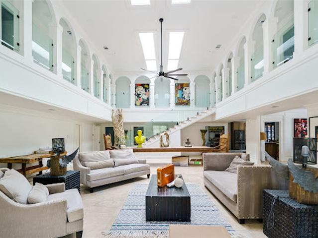 House for sale in Farmers Branch, Texas
