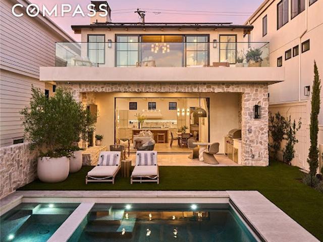 House for sale in Manhattan Beach, California