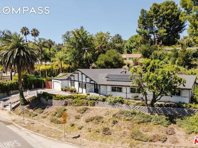 House for sale in Woodland Hills-Warner Center Neighborhood Council District, Canoga Park