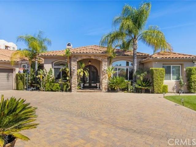 House for sale in Canyon Lake, California