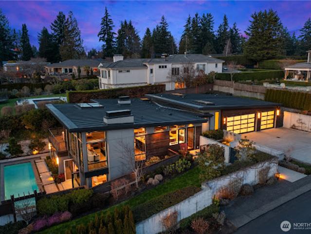 House for sale in Clyde Hill, King County