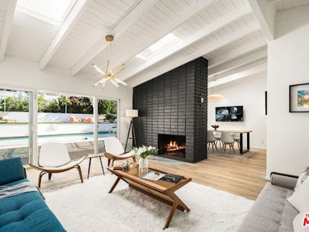 House for sale in Woodland Hills, California