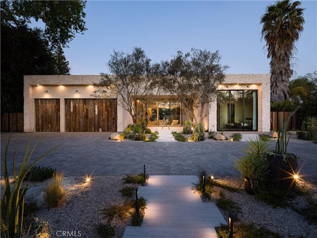 House for sale in Woodland Hills