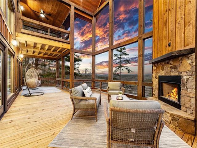 House for sale in Blue Ridge