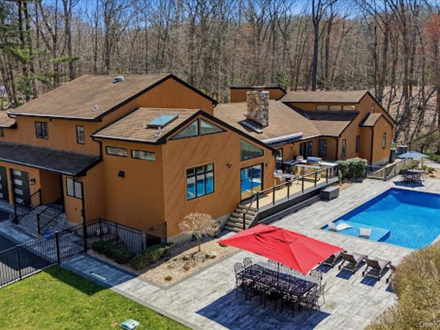 House for sale in Smithtown, New York