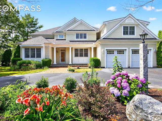 House for sale in Mashpee