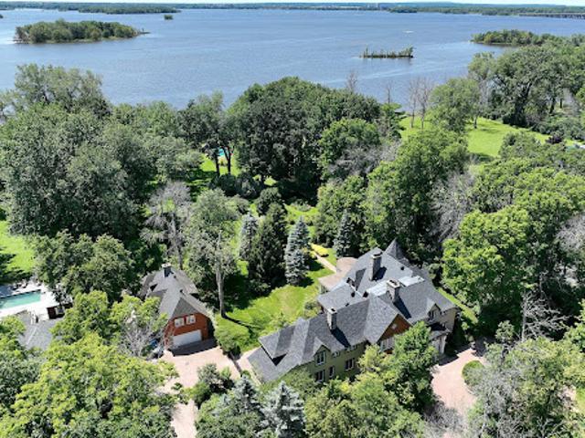 House for sale in Senneville House for sale in Senneville