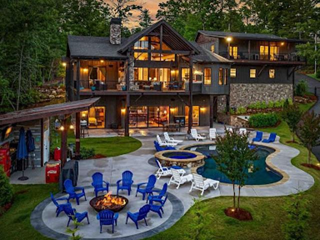 House for sale in Blue Ridge