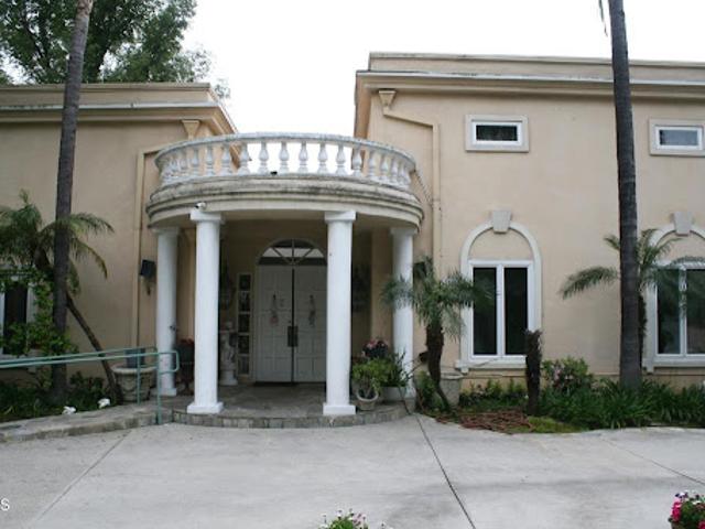 House for sale in La Canada Flintridge, California