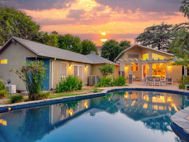 House for sale in Burbank