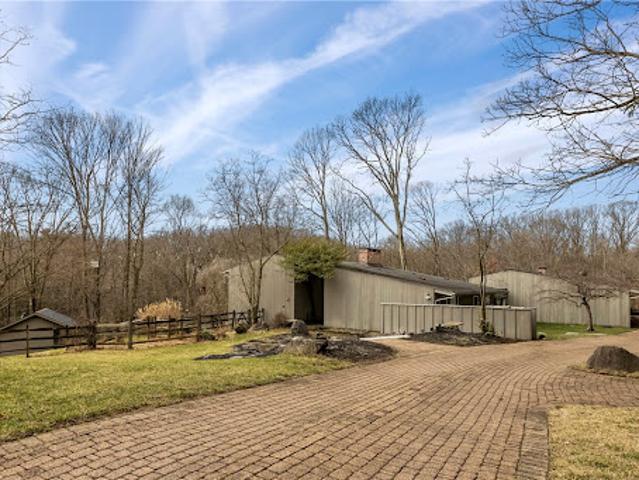 House for sale in Pittsburgh, Allegheny County
