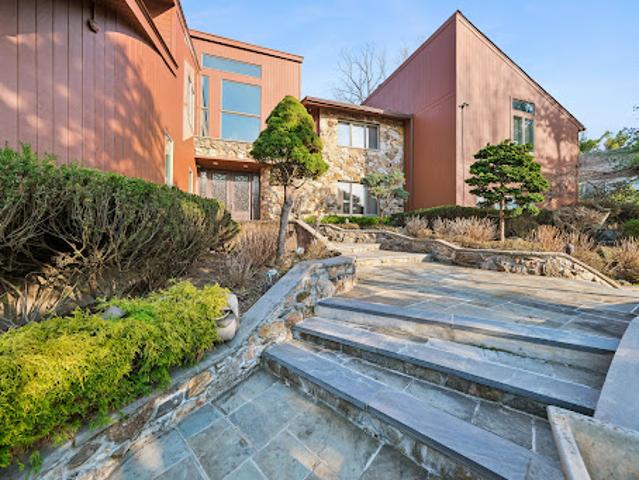 House for sale in Cresskill, New Jersey