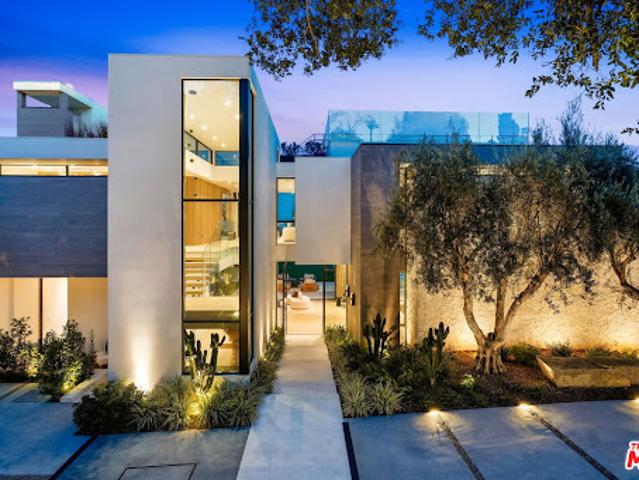 House for sale in Canoga Park, California