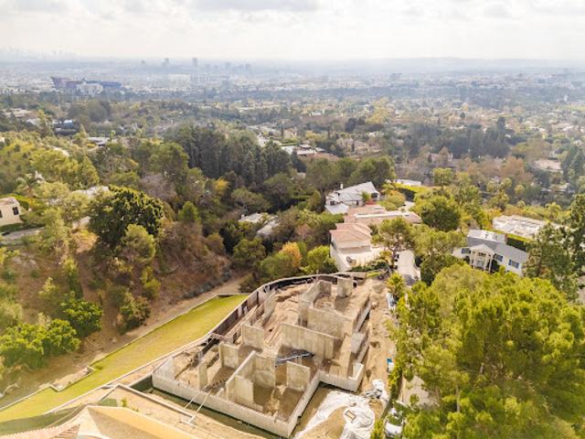 House for sale in Beverly Hills