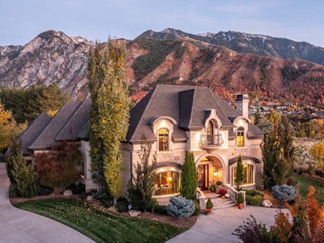 House for sale in Sandy