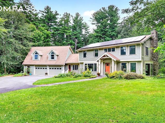 House for sale in Bedford, Middlesex County