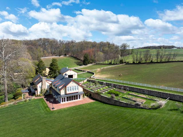 House for sale in Red Lion