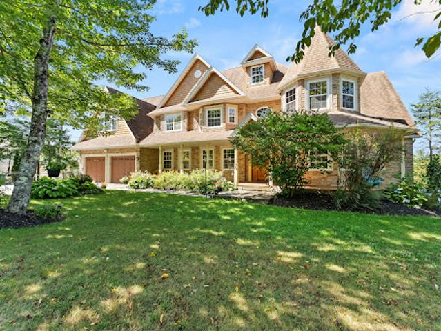 House for sale in Hammond's Plains, Nova Scotia