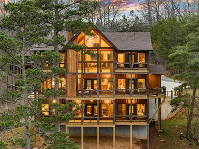 House for sale in Blue Ridge