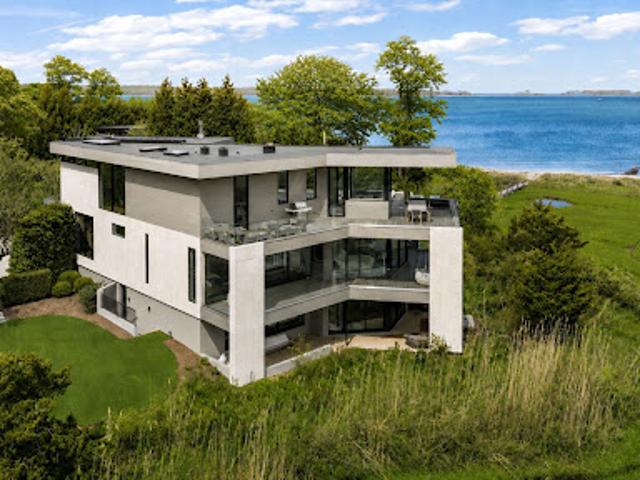 House for sale in Wainscott, New York