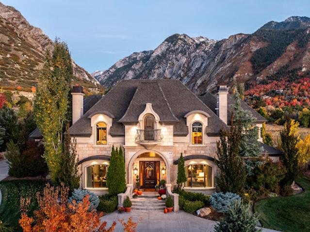 House for sale in Sandy