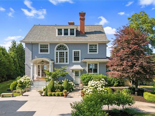 House for sale in Lakewood