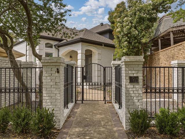 House for sale in Dallas, Texas