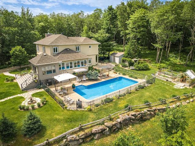 House for sale in West Bolton, Quebec