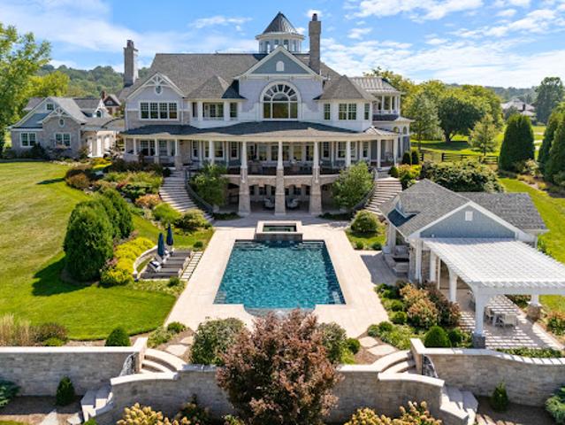 House for sale in Prospect, Kentucky