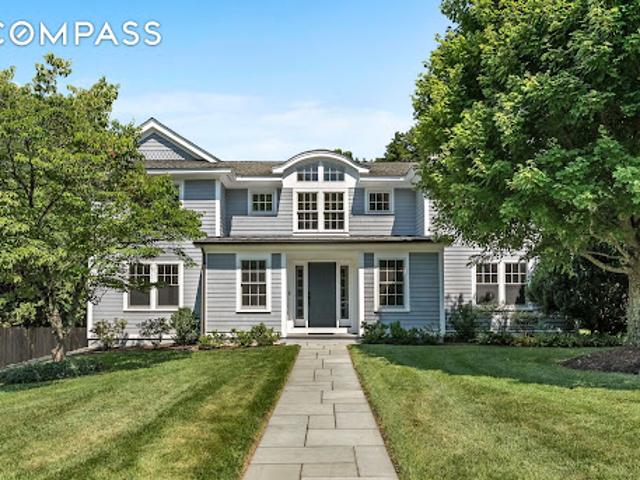 House for sale in Weston, Middlesex County