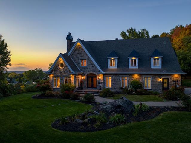 House for sale in Mont-saint-hilaire, Quebec