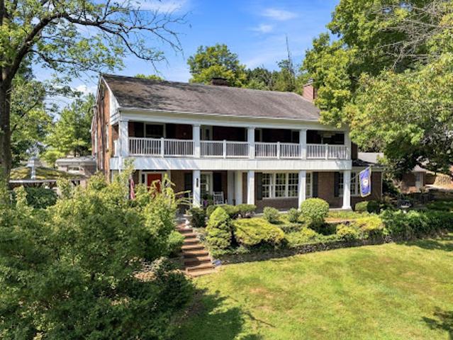 House for sale in Louisville, Jefferson County