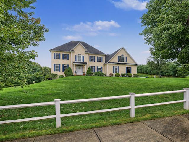 House for sale in North Haven, South Central Connecticut Planning Region