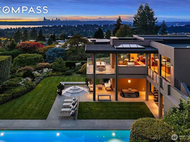 House for sale in Clyde Hill, King County