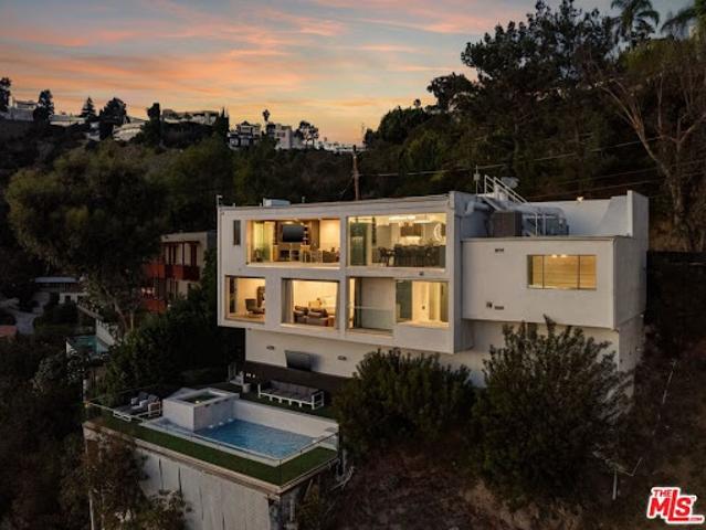 House for sale in Los Angeles, Los Angeles County