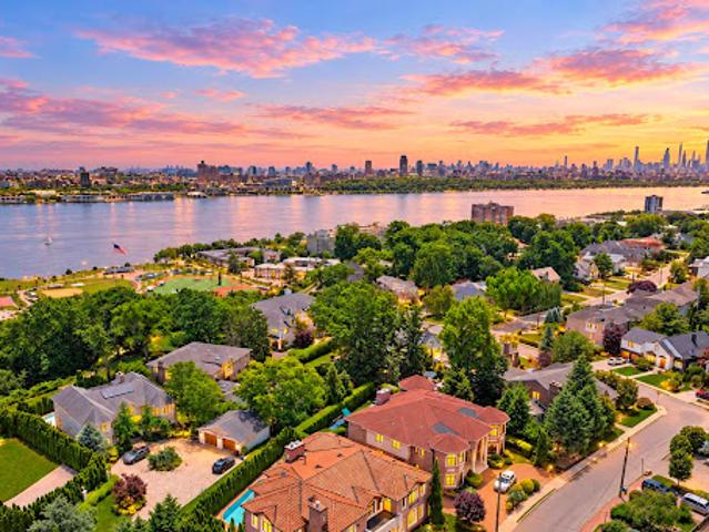 House for sale in Fort Lee, Bergen County