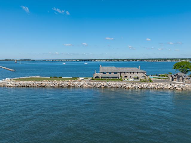 House for sale in Cos Cob, Connecticut